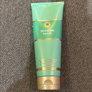 Bath & Body Works Pistachio Glaze Body Cream - Green and Gold